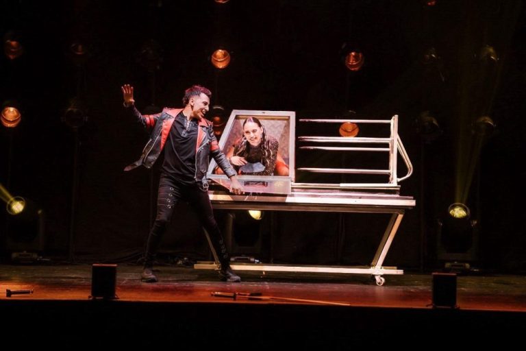 Este sábado el ilusionismo y magia se toma el Teatro Municipal de Temuco con “Fantasy”