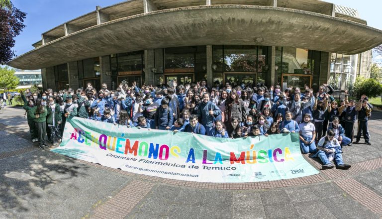 Concierto “Acerquémonos a la Música” reunió a más de 300 estudiantes en el Teatro Municipal de Temuco.