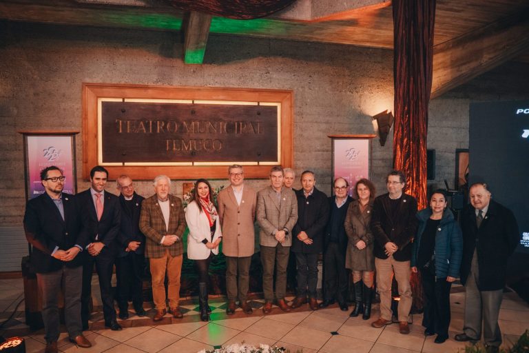 Teatro Municipal de Temuco realiza firma de convenios con auspiciadores y colaboradores de la Temporada 2025